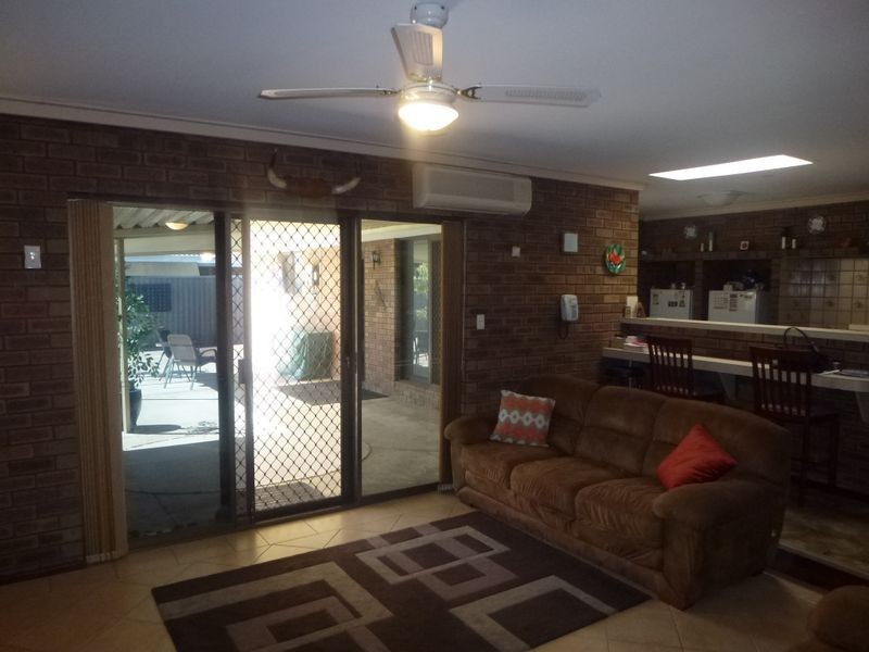 8 Curlewis Street, Huntingdale WA 6110