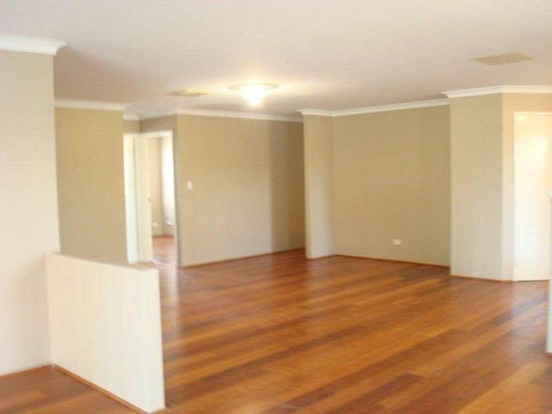 4 Waxberry Gardens, Canning Vale WA 6155