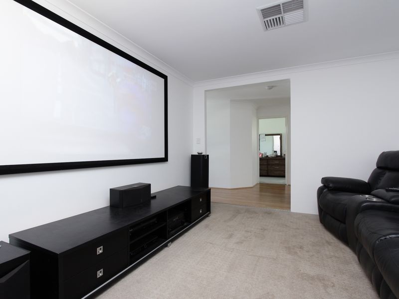 7 Cologne Parkway, Piara Waters WA 6112