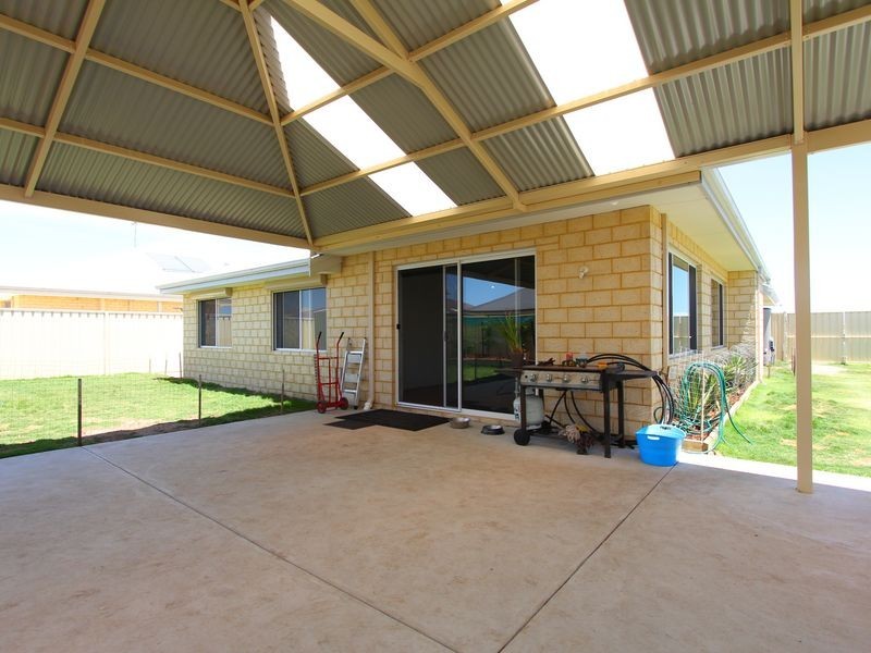7 Cologne Parkway, Piara Waters WA 6112