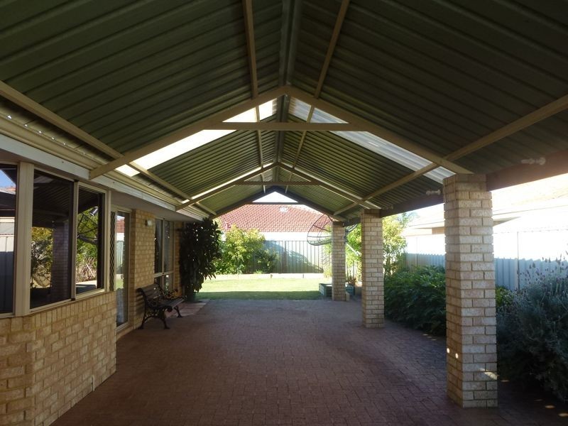 12 Lydiard Retreat, Canning Vale WA 6155