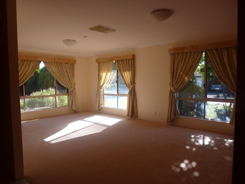 12 Lydiard Retreat, Canning Vale WA 6155