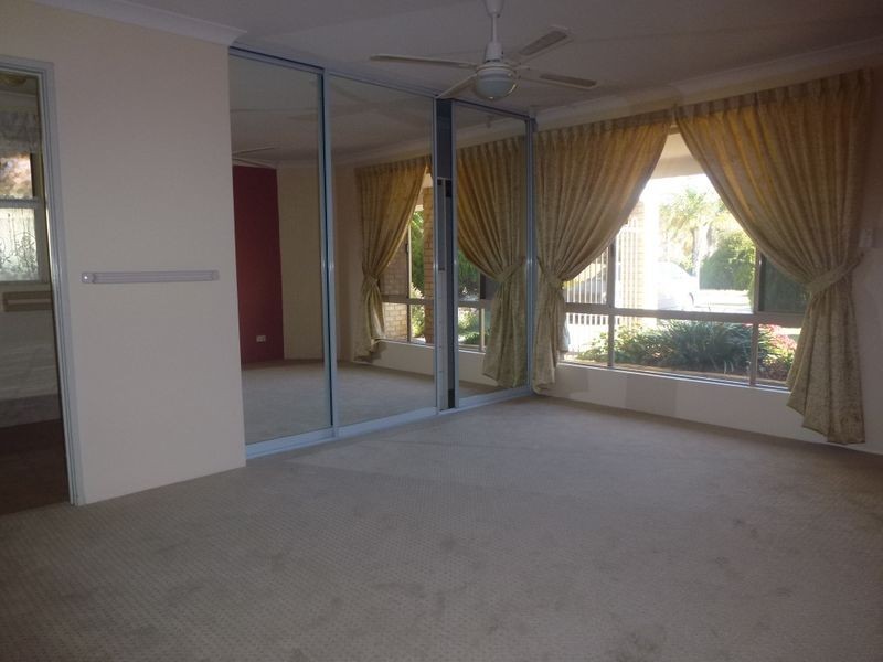 12 Lydiard Retreat, Canning Vale WA 6155