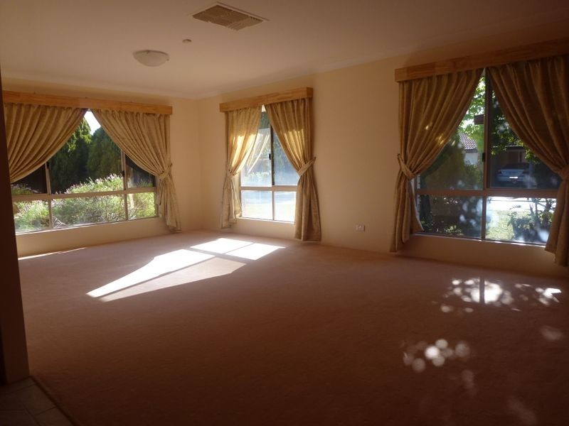 12 Lydiard Retreat, Canning Vale WA 6155