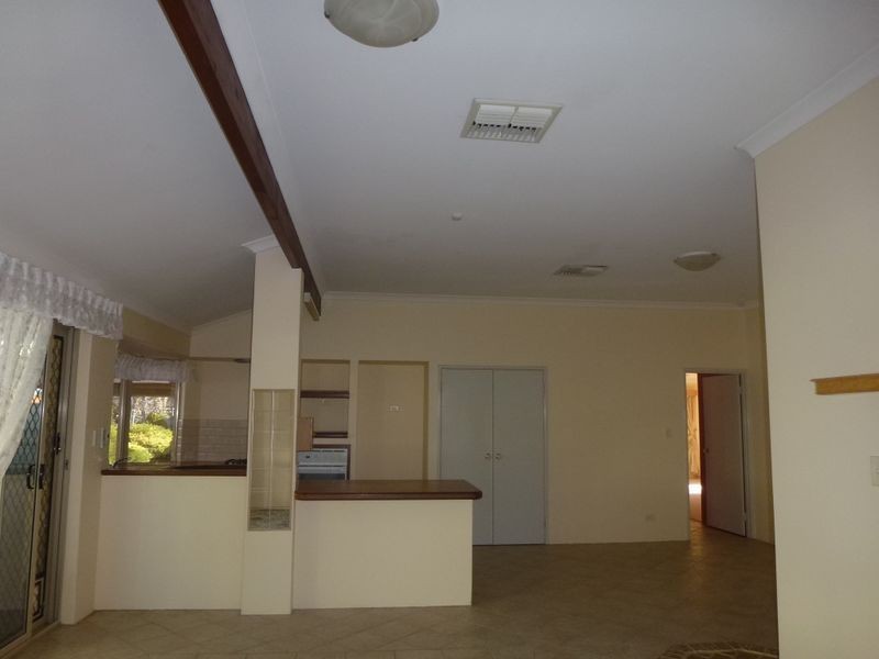 12 Lydiard Retreat, Canning Vale WA 6155