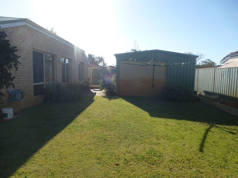 12 Lydiard Retreat, Canning Vale WA 6155