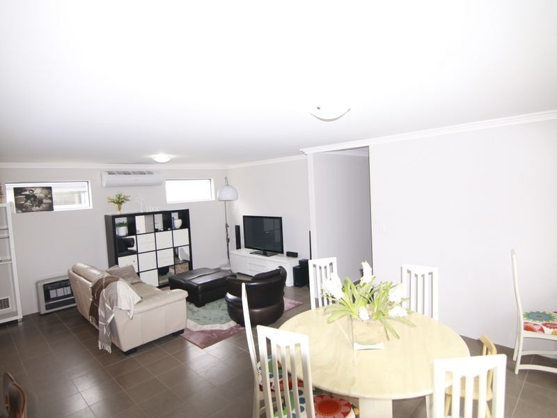 8 Keble Lane, Piara Waters WA 6112