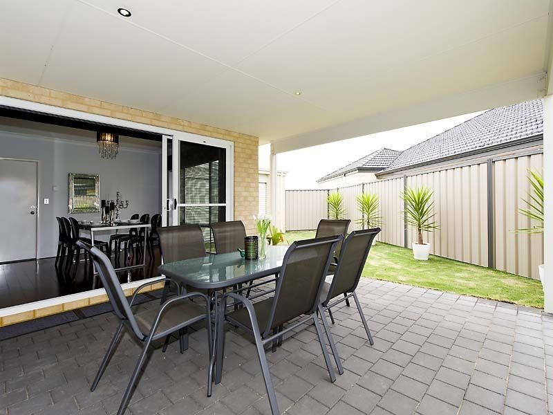 2 Loseto Link, Piara Waters WA 6112