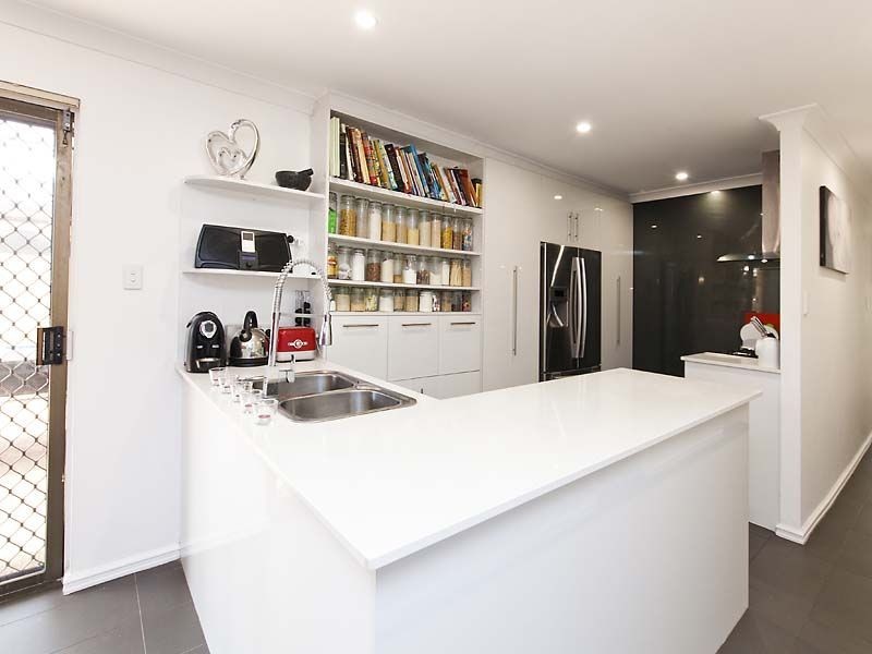 38 Chevalier Way, Thornlie WA 6108