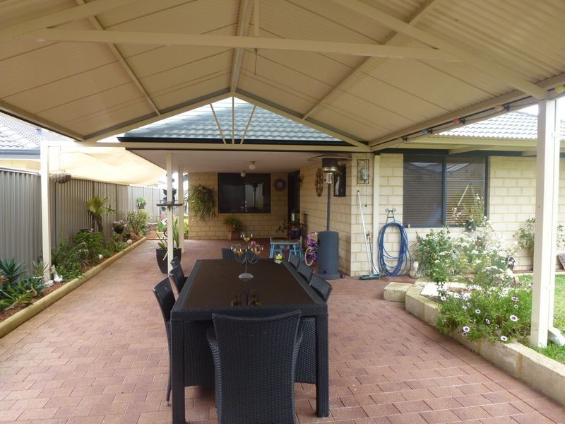 13 Magdalen Loop, Piara Waters WA 6112