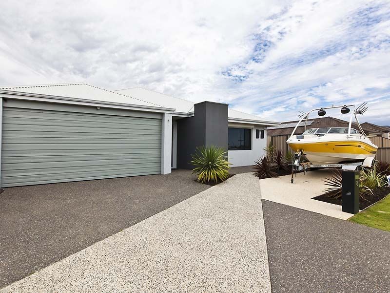 8 Loseto Link, Piara Waters WA 6112