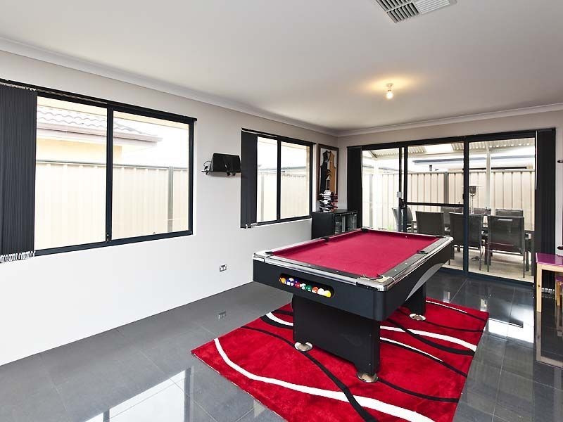 8 Loseto Link, Piara Waters WA 6112