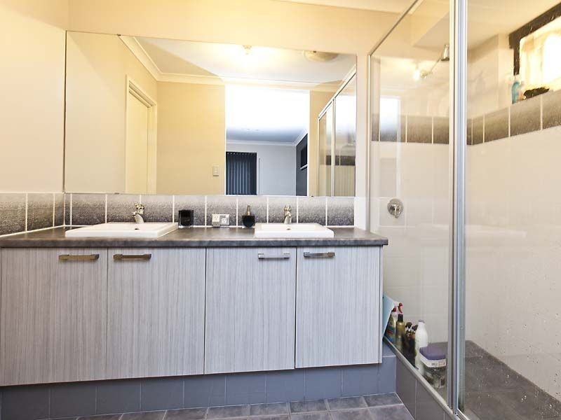 8 Loseto Link, Piara Waters WA 6112