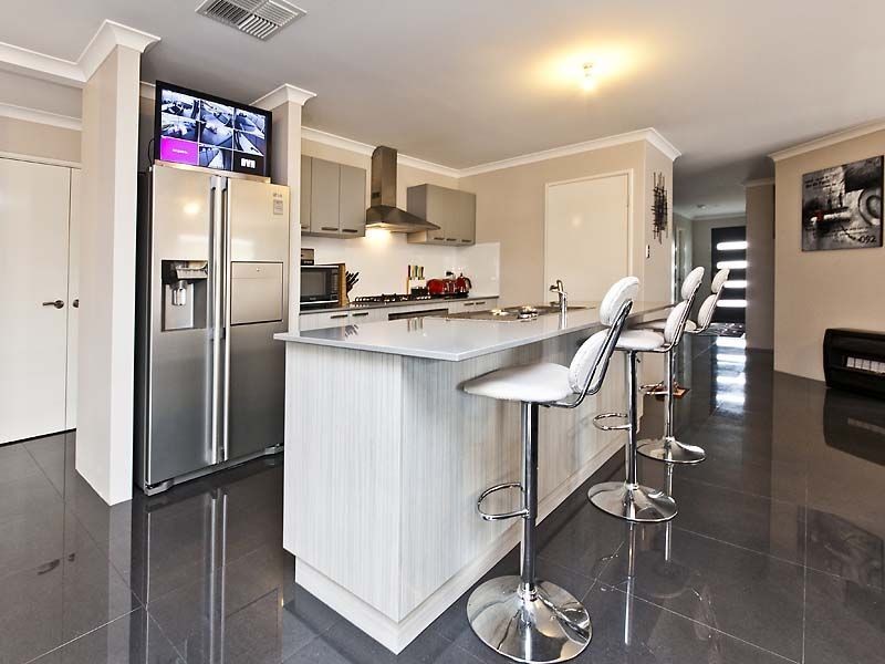 8 Loseto Link, Piara Waters WA 6112