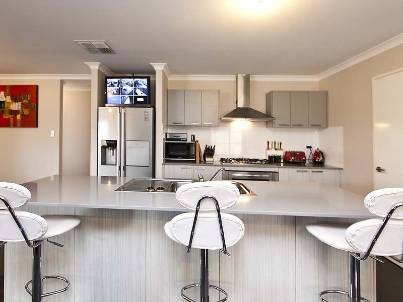 8 Loseto Link, Piara Waters WA 6112