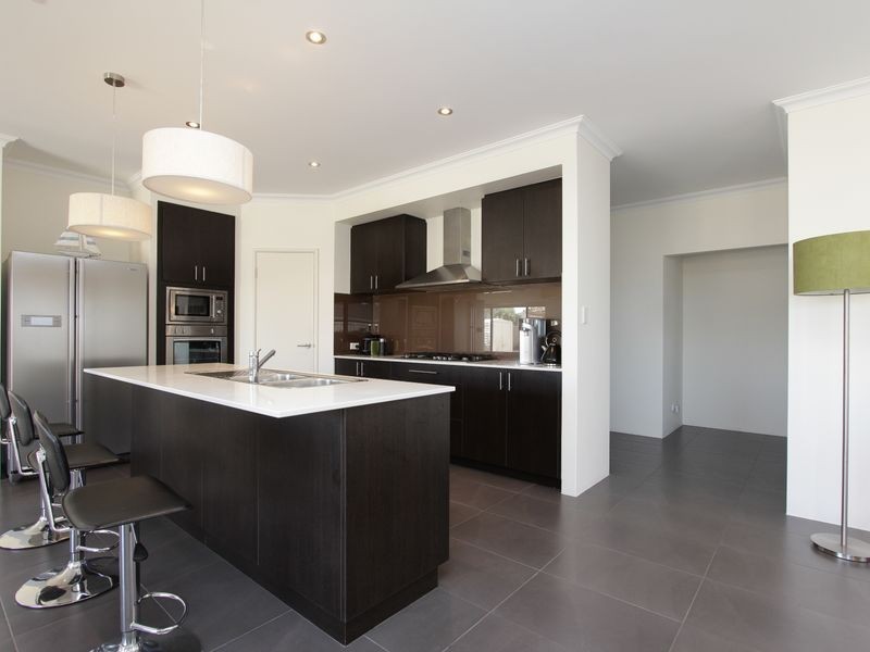 54 Hillhouse Way, Piara Waters WA 6112