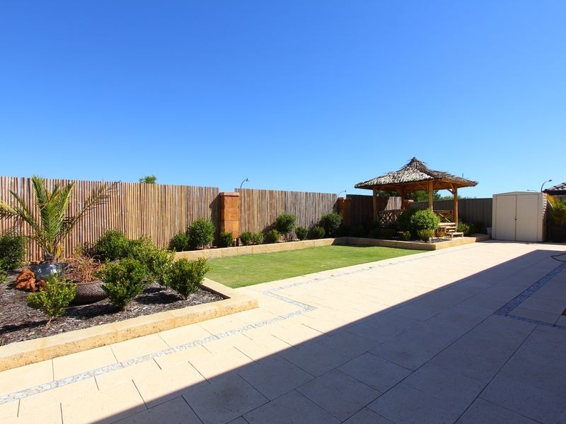 54 Hillhouse Way, Piara Waters WA 6112