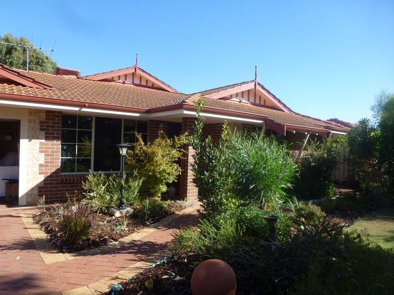 39 Lydiard Retreat, Canning Vale WA 6155