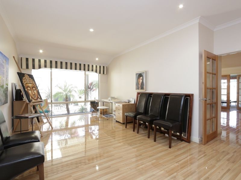 8 Longleat Street, Canning Vale WA 6155