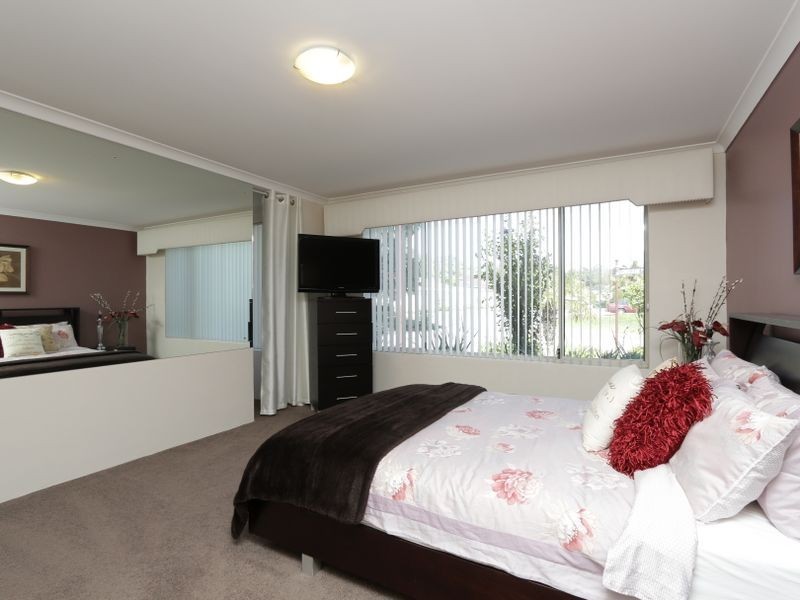 8 Longleat Street, Canning Vale WA 6155