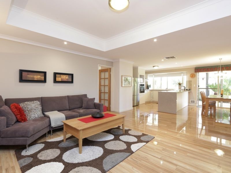 8 Longleat Street, Canning Vale WA 6155