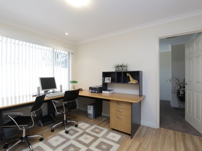 8 Longleat Street, Canning Vale WA 6155