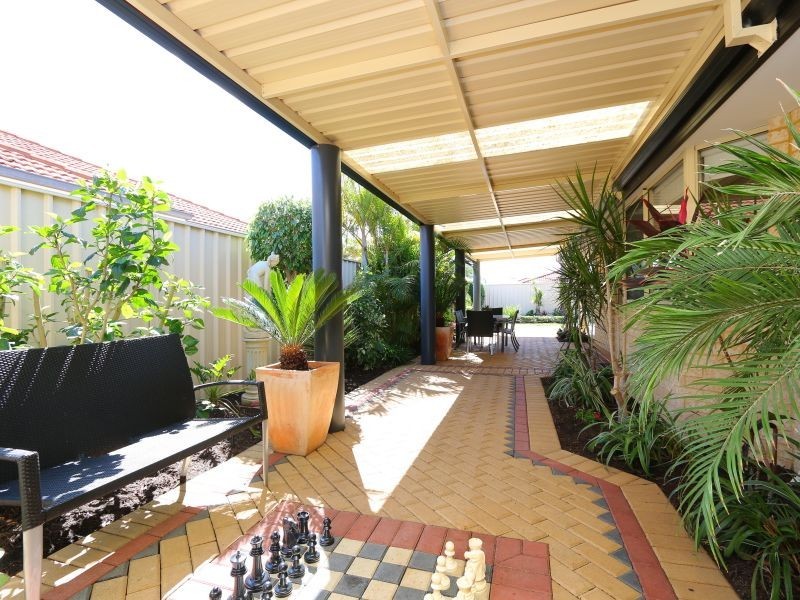 8 Longleat Street, Canning Vale WA 6155