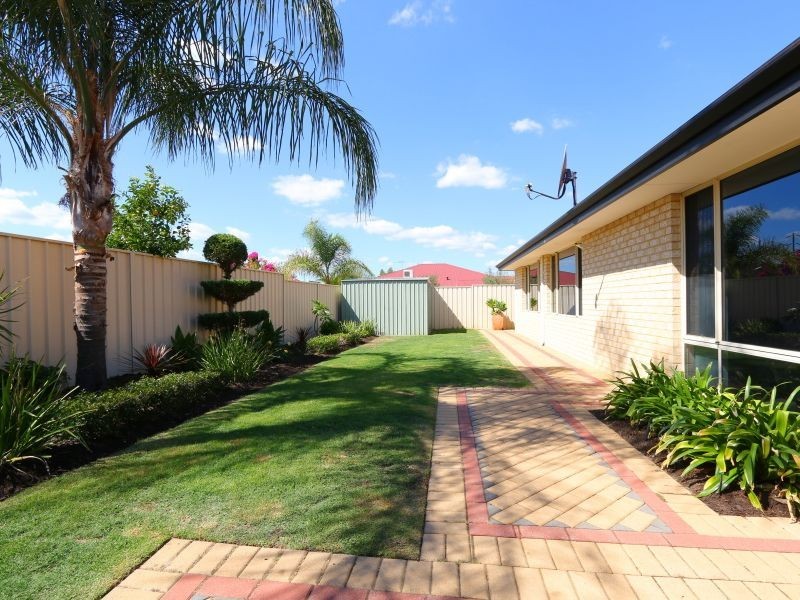 8 Longleat Street, Canning Vale WA 6155