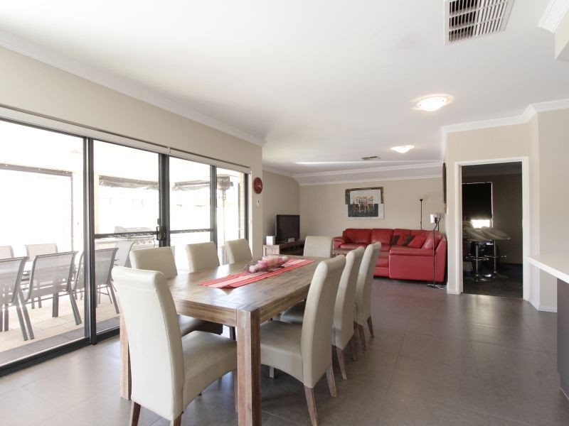 28 Crested Turn, Harrisdale WA 6112