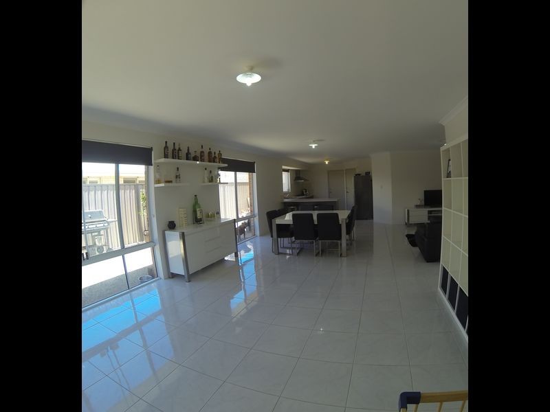 27 Passendale Crescent, Piara Waters WA 6112