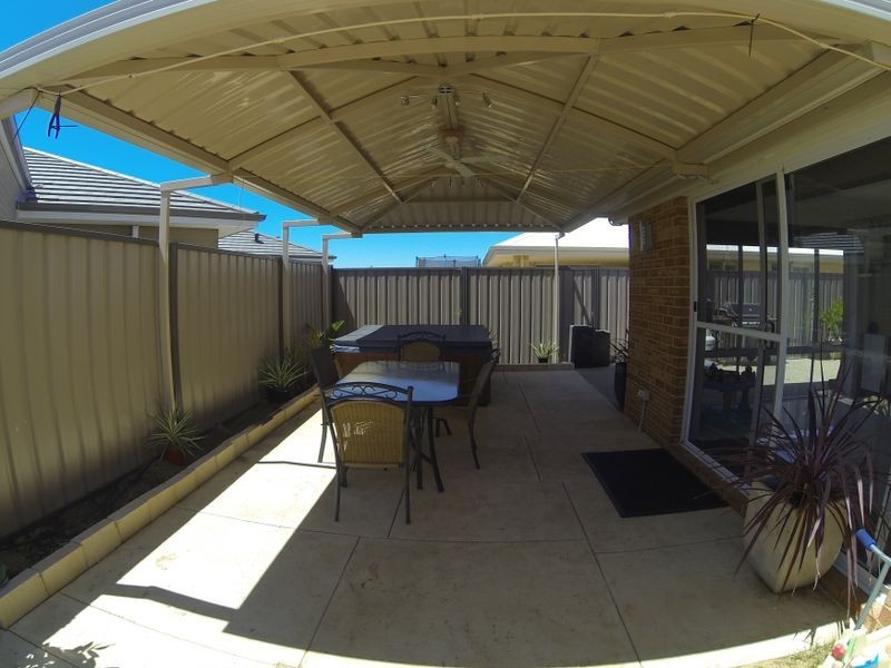 27 Passendale Crescent, Piara Waters WA 6112