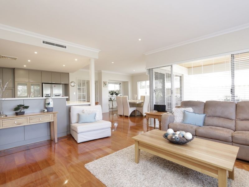 27 Linkwater Pass, Southern River WA 6110