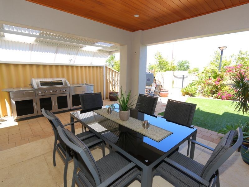 27 Linkwater Pass, Southern River WA 6110