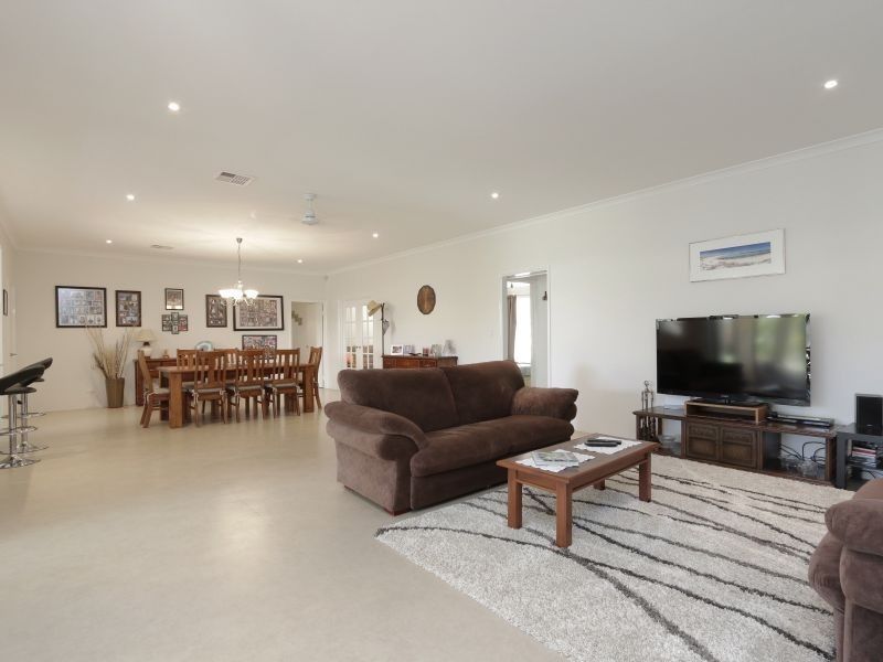 24 Shelduck Bend, Harrisdale WA 6112