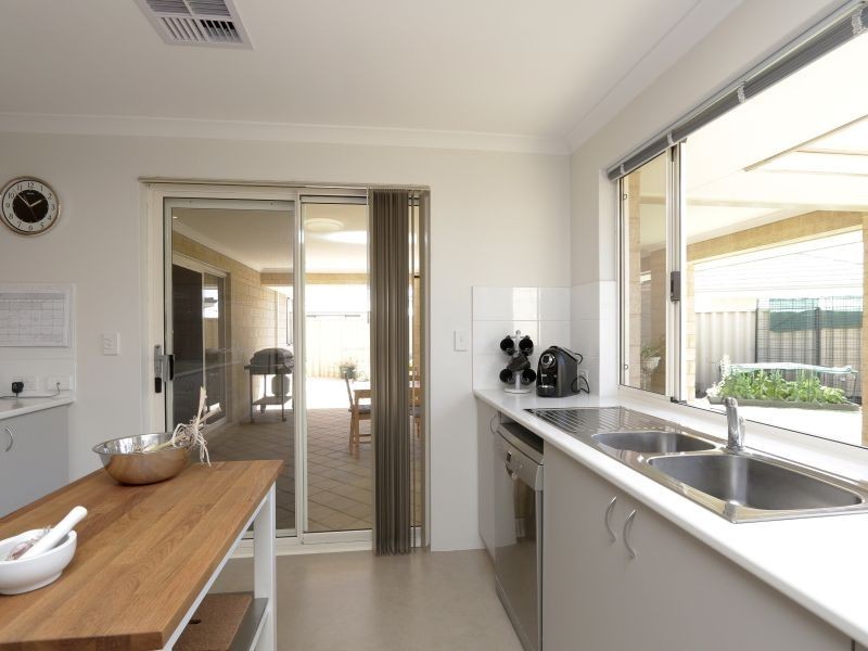 24 Shelduck Bend, Harrisdale WA 6112