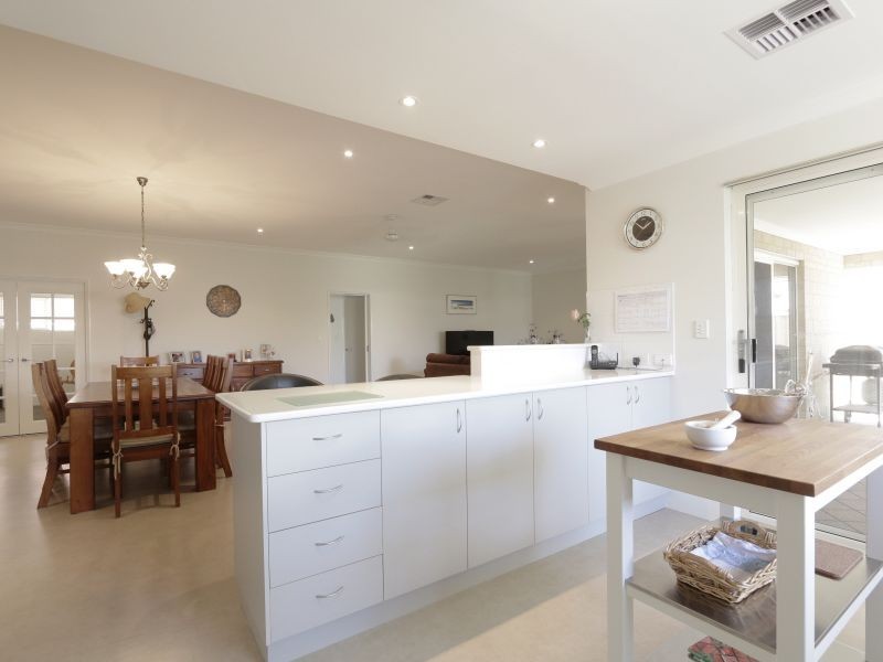 24 Shelduck Bend, Harrisdale WA 6112