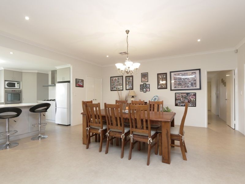 24 Shelduck Bend, Harrisdale WA 6112