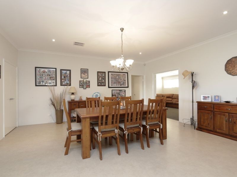 24 Shelduck Bend, Harrisdale WA 6112