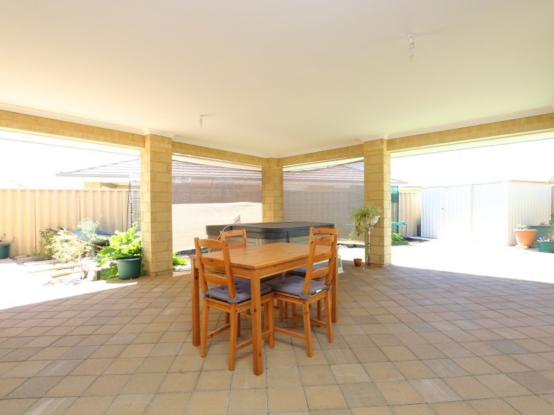 24 Shelduck Bend, Harrisdale WA 6112