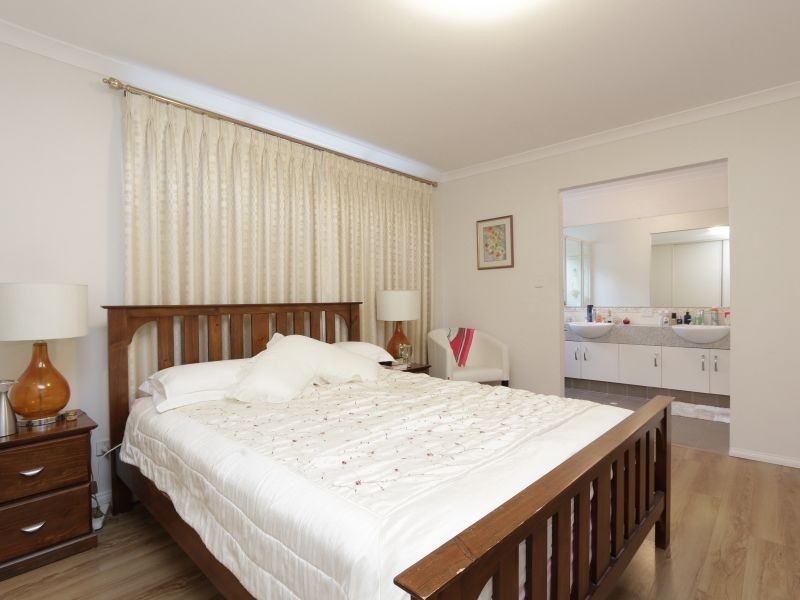 5 Warbler Pass, Harrisdale WA 6112