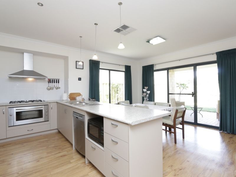 6 Crested Turn, Harrisdale WA 6112