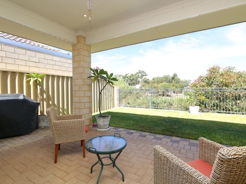 6 Crested Turn, Harrisdale WA 6112