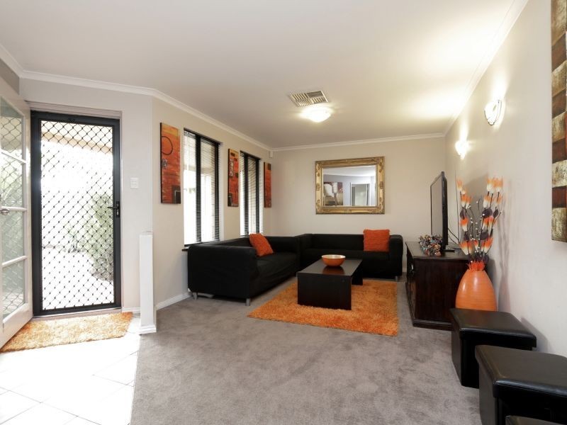 24 Amherst Road, Canning Vale WA 6155