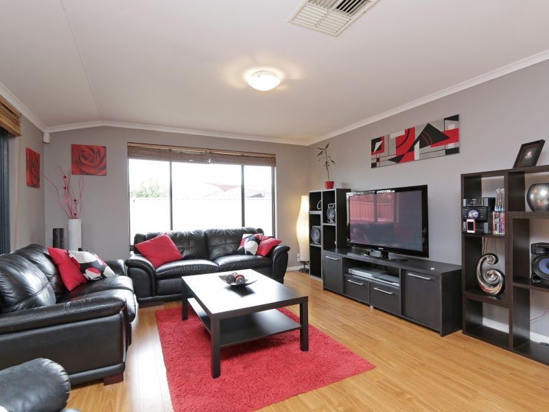24 Amherst Road, Canning Vale WA 6155