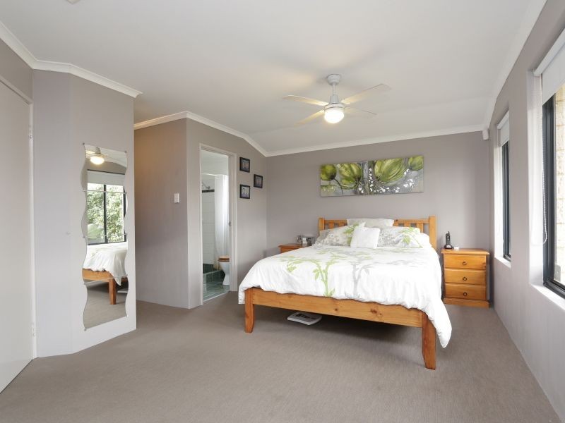 24 Amherst Road, Canning Vale WA 6155
