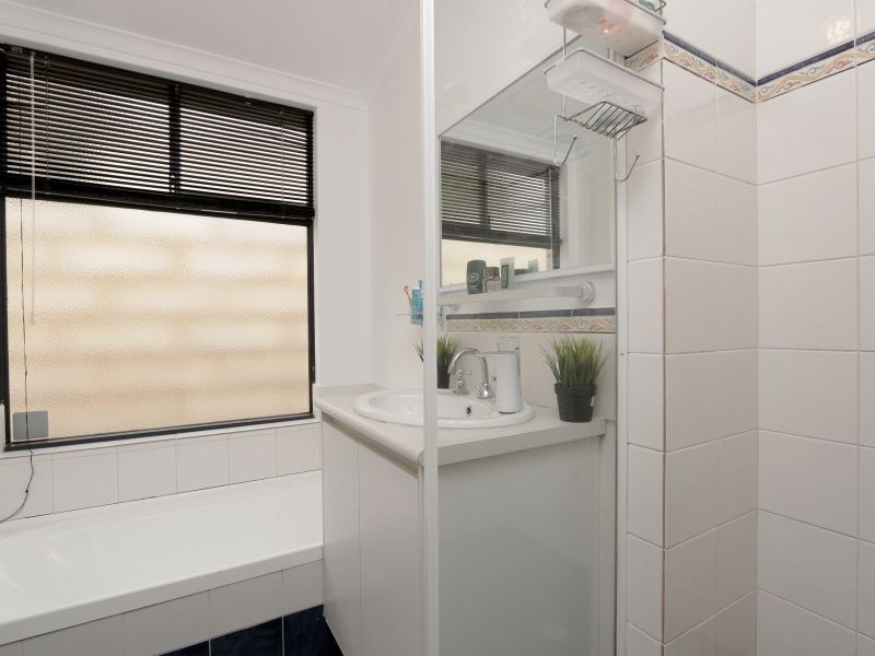 24 Amherst Road, Canning Vale WA 6155