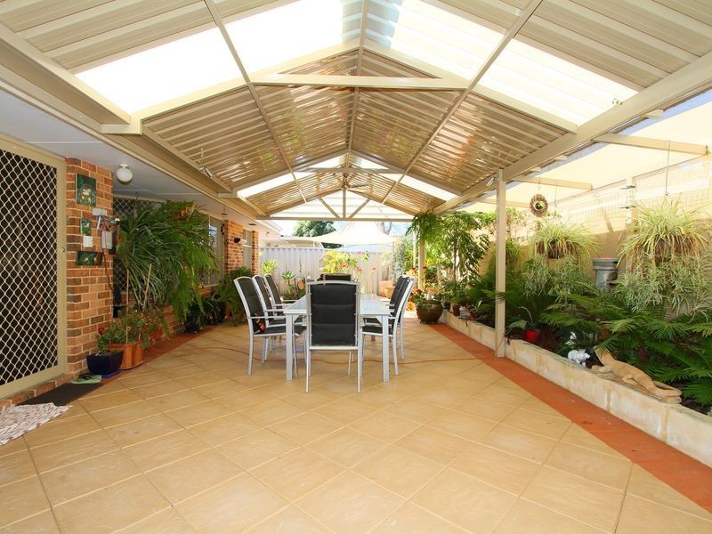 12 Windsor Drive, Gosnells WA 6110