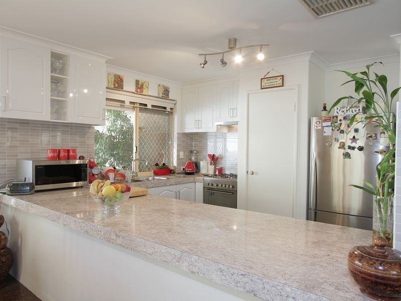 12 Windsor Drive, Gosnells WA 6110