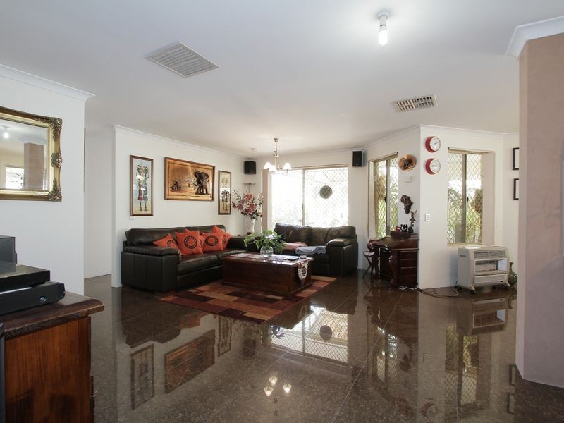 12 Windsor Drive, Gosnells WA 6110