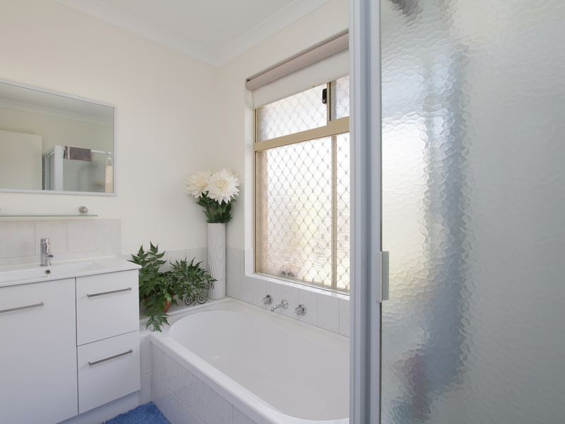 12 Windsor Drive, Gosnells WA 6110
